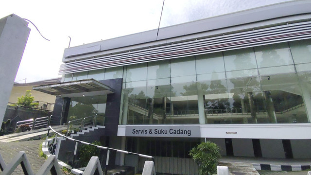 Diler Honda Pasteur tutup permanen usai beroperasi dari tahun 2005, di Jalan Pasteur, Bandung, Jawa Barat, Jumat (30/5/2025).  Foto: Alya Zahra/kumparan 