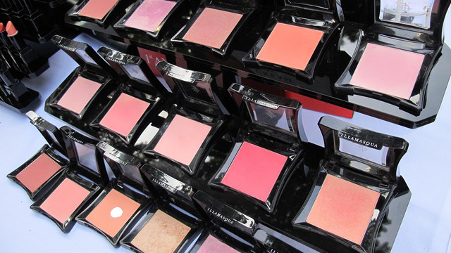 Rekomendasi Cream Blush untuk Kulit Sawo Matang (Foto hanya ilustrasi, bukan merek sebenarnya) Sumber: pixabay/ aerngaoey