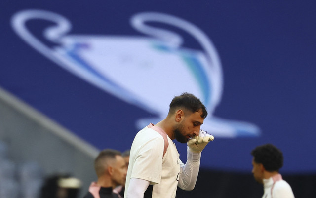 Kiper Paris Saint-Germain Ginaluigi Donarruma mengikuti sesi latihan resmi jelang pertandingan Final Liga Champions menghadapi Inter Milan di Allianz Arena, Munich, Jerman, Kamis (30/5/2025). Foto: Annegret Hilse/Reuters