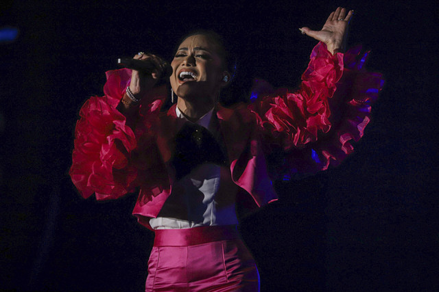 Penyanyi Krisdayanti tampil membawakan lagunya saat Java Jazz Festival 2025 di JIExpo Kemayoran, Jakarta, Sabtu (31/5/2025). Foto: Iqbal Firdaus/kumparan