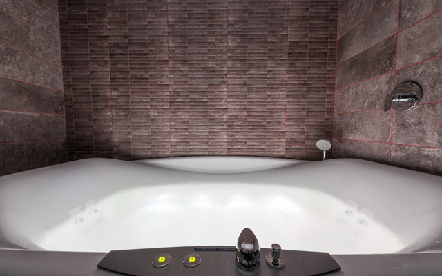 Hotel dengan Jacuzzi Pribadi di Surabaya. Foto hanya ilustrasi, bukan sebenarnya. Sumber: pexels.com/Max Vakhtbovycn