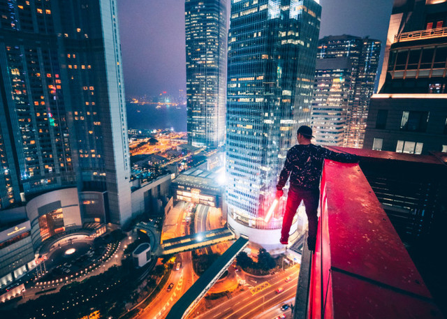 Ilustrasi Apa Itu Stuntman?, Unsplash/Simon Zhu