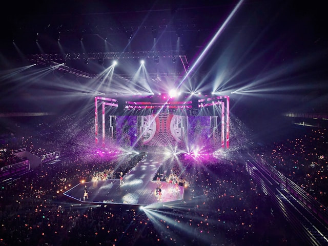 Cara beli lightstick Blackpink Official. Foto hanya ilustrasi bukan sebenarnya. Sumber foto: Unsplash/Jihao Tan