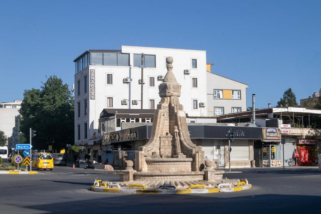 Ilustrasi Mitos Jalan di Alun-Alun Kidul Jogja. Pexels/Zülfü Demir📸