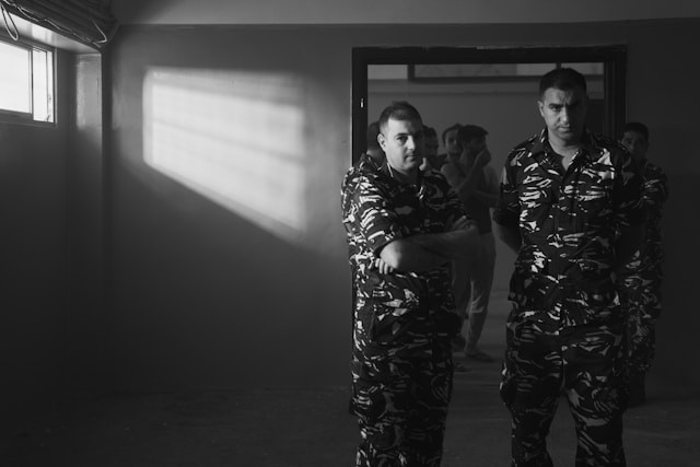 ilustrasi gaji polsuspas 2025. sumber: unsplash/christian harb