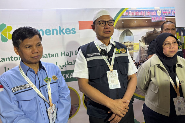 Kepala BPOM Taruna Ikrar di Klinik Kesehatan Haji Indonesia di Makkah. Foto: Moh Fajri/kumparan