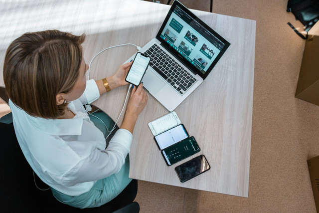 Quality Assurance. Foto hanya sebagai ilustrasi saja. Sumber: Unsplash/NSYS Group.