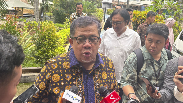 Wakil Menteri Perumahan dan Kawasan Permukiman (PKP) Fahri Hamzah di Cibubur, Minggu (1/6/2025). Foto: Ave Airiza Gunanto/kumparan