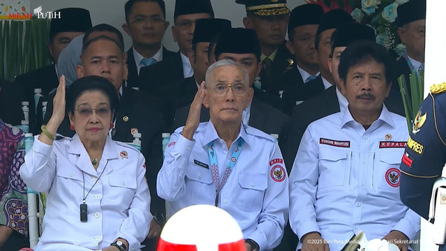 Presiden Kelima Megawati Soekarnoputri dan Wapres ke-6 RI Try Sutrisno menghadiri upacara Hari Lahir Pancasila di Gedung Pancasila Kemlu RI, Jakarta, Senin (2/6/2025). Foto: Youtube/Sekretariat Presiden