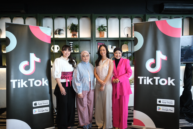 Para kreator, perwakilan brand, dan perwakilan TikTok berbagi pengalaman bagaimana TikTok mendukung komunitas dan industri kecantikan di Indonesia. Foto: TikTok Indonesia