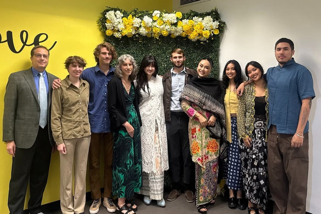 Titi DJ hadiri pernikahan anaknya, Stephanie Poetri, di Amerika Serikat. Foto: Instagram/@ti2dj