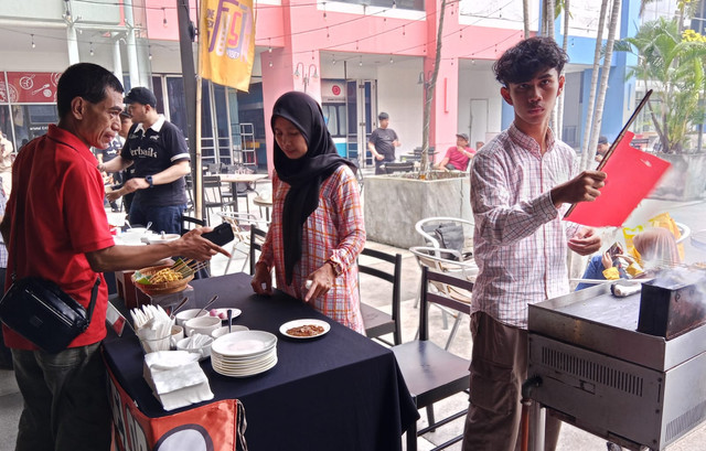 Hotel di Surabaya Hadirkan UMKM Kuliner Legendaris Kota Pahlawan, Ada Apa Saja?