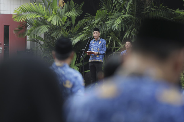 Wamensos Agus Jabo Priyono hadir dalam Upacara Peringatan Hari Lahir Pancasila di Kantor Kementerian Sosial, Senin (2/6/2025). Foto: Kemensos RI