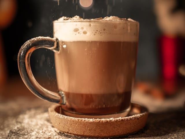 Ilustrasi rekomendasi coklat bubuk untuk minuman. Sumber: pexels.com/nathanjhilton.