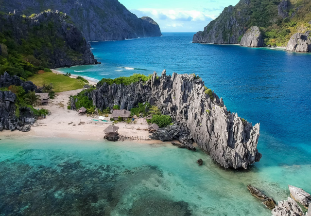 berapa biaya ke pulau moyo. Foto Hanya Ilustrasi Bukan Tempat Sebenarnya. Sumber Foto: Unsplash/Cris Tagupa