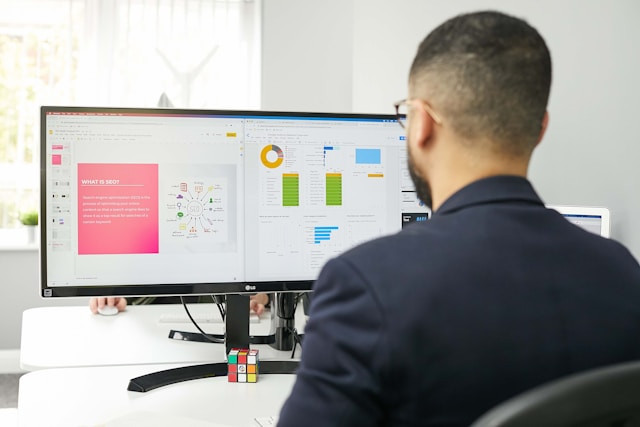 Customer Development adalah. Foto hanya ilustrasi, bukan tempat sebenarnya. Sumber: Unsplash/ZBRA Marketing