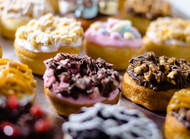 Ilustrasi rekomendasi ragi instan untuk donat. Sumber: Unsplash/Frederick Media