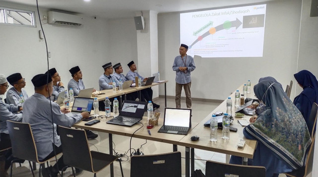 Pembekalan Ilmu untuk Seluruh Kepala Kantor DT Peduli se-Jawa Barat (Sumber : DT Peduli)