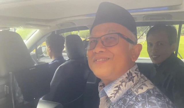 Wamendikdasmen Atip Latipulhayat di Kompleks Parlemen, Senayan, Jakarta, Selasa (3/6/2025). Foto: Haya Syahira/kumparan