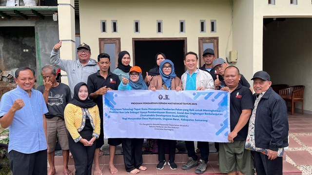 Kegiatan pengabdian kepada masyarakat mandiri berjudul PENINGKATAN PRODUKSI MELALUI MANAJEMEN PEMBERIKAN PAKAN YANG BAIK PADA BUDIDAYA IKAN LELE DI  Kelompok Tani Ternak (KTT) “Kingdom-8” di RT 3/RW 8 Desa Nyatnyono, Kecamatan Ungaran Barat, Kabupaten Semarang