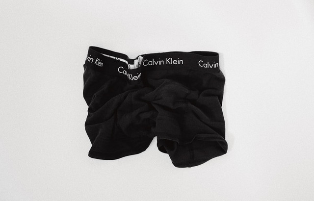 Ilustrasi Perbedaan Boxer dan Celana Dalam   Sumber Unsplash/Cristi Ursea