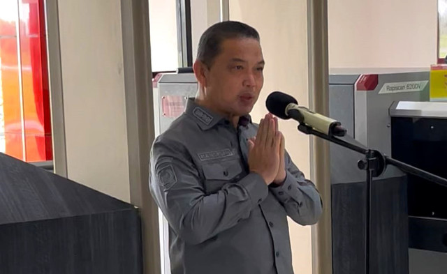 Gubernur Ria Norsan saat memberikan sambutan tentang kembalinya status International di Gedung VIP Pemprov Kalbar, Rabu 4 Juni 2025. Foto: Rabiansyah/Hi!Pontianak