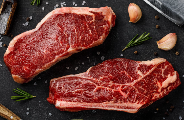 Ilustrasi tips agar daging sapi tidak bau amis. Sumber: Unsplash/Sergey Kotenev