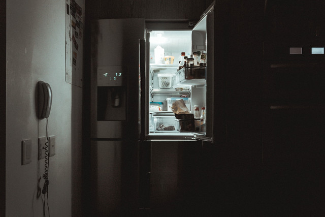 Ilustrasi Cara Menyimpan Daging Kambing untuk Sate di Kulkas, Foto:Unsplash/nrd