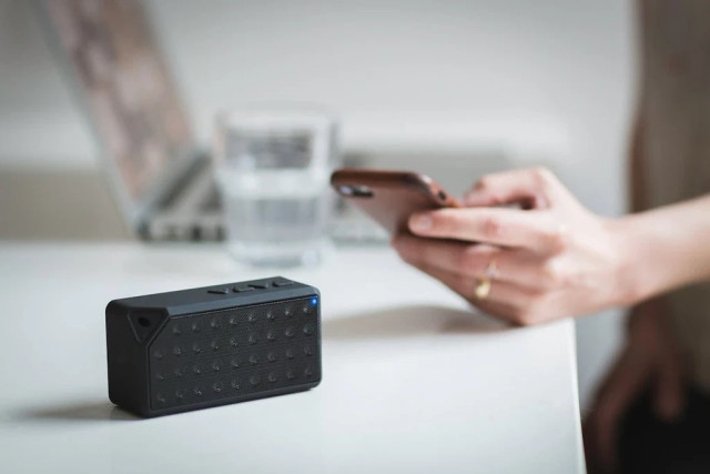 Ilustrasi speaker bluetooth untuk travelling. Foto: Pexels.com