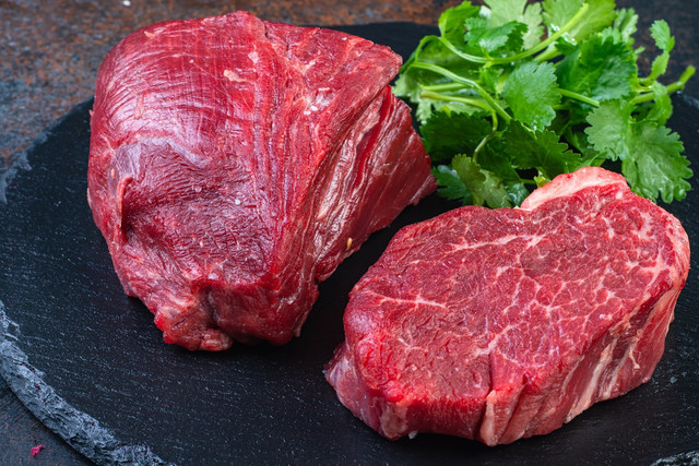 Ilustrasi cara menyimpan daging kambing kurban di kulkas, foto: unsplash/David Foodphototasty