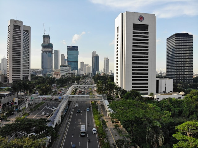 Rute Ganjil Genap Jakarta. Foto hanya ilustrasi, bukan tempat sebenarnya. Sumber: Unsplash/Afif Ramdhasuma