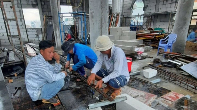 Proses Pembangunan 1 Lantai Tambahan Masjid Salamad di Long Xuyen, Hanoi, Vietnam (Sumber : DT Peduli)