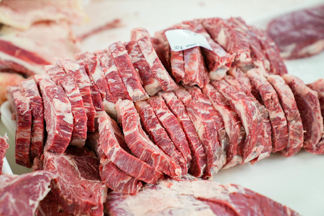 Ilustrasi cara menyimpan daging kurban di kulkas. Foto: Pexels.com/Mark Stebnicki