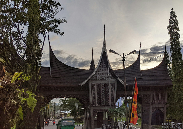 Ilustrasi kampus swasta di Padang. Sumber: unsplash.com/AdliHadiyanMunif.