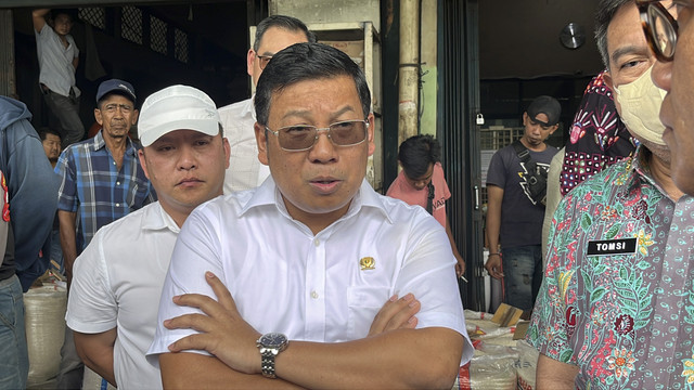 Kepala Badan Pangan Nasional (Bapanas) Arief Prasetyo Adi di Pasar Beras Induk Cipinang (PIBC), Jakarta Timur, Kamis (5/6/2025). Foto: Widya Islamiati/kumparan