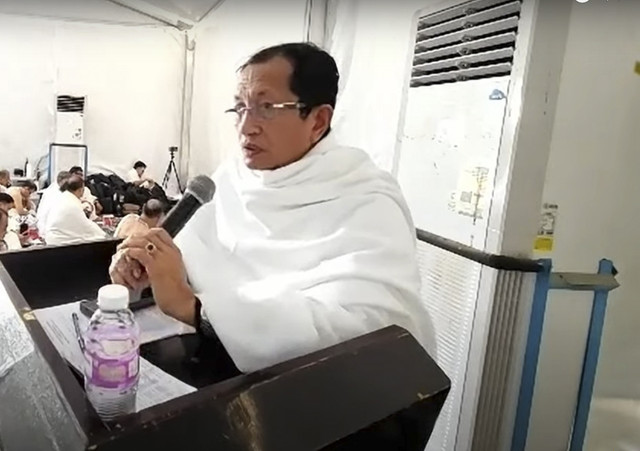 Menteri Agama Nasaruddin Umar memberikan sambutan jelang wukuf di Arafah, Arab Saudi. Foto: Youtube/Kemenag RI