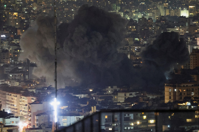 Ilustrasi serangan drone Israel. Foto: Mohamed Azakir/REUTERS
