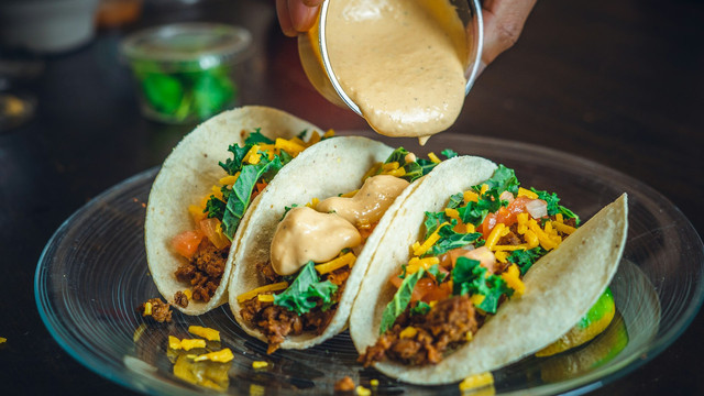 Menu Taco Bell 2025, Foto adalah Taco, Sumber Foto: Unsplash/Jefrett Lopez