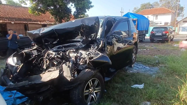 Mobil Toyota Fortuner milik Wakil Ketua DPRD Ngawi, Waluyo Jati Sasono. Dok: Ist 