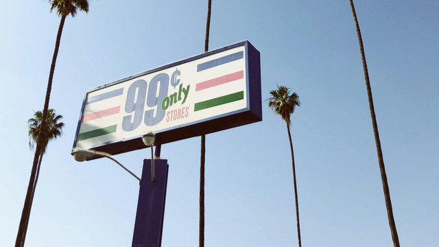 Foto oleh Liza Lova dari Pexels: https://www.pexels.com/id-id/foto/99-hanya-signage-2739295/