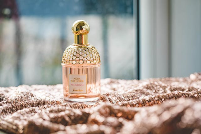 Ilustrasi rekomendasi parfum hmns wanita. Sumber: www.pexels.com
