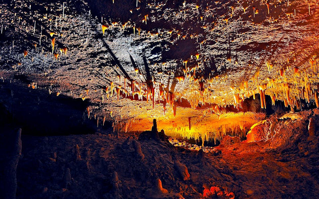 Goa Akbar Tuban. Foto hanya ilustrasi, bukan sebenarnya. Sumber: pexels.com/Peter de Vink