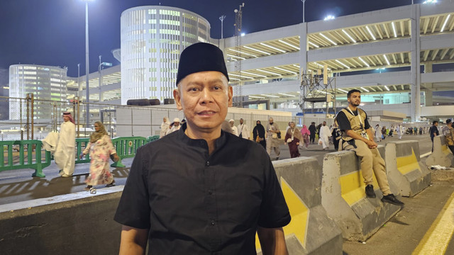 Wakil Ketua DPR yang juga Anggota Timwas Haji, Adies Kadir di Makkah. Foto: Dok. Timwas Haji