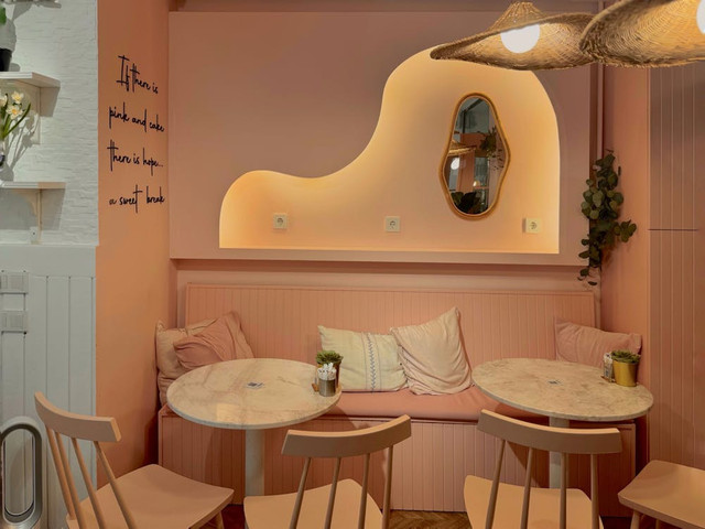 Cafe Aesthetic di Bogor. Foto hanya sebagai ilustrasi saja, bukan tempat sebenarnya. Sumber: Pexels/Esma Bastug.