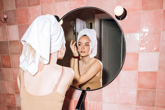 Ilustrasi Produk Olay untuk Usia 30 Tahun ke Atas. Sumber: Pexels/KoolShooters
