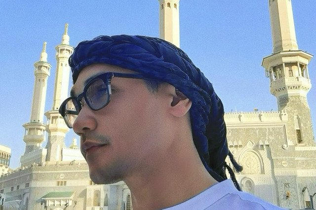 Penyanyi Afgan saat menunaikan ibadah haji. Foto: Instagram/ @afgan__