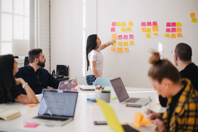 Apa Itu PDCA? Foto Hanya Ilustrasi, Bukan Sebenarnya. Sumber Foto: Unsplash.com/Jason Goodman