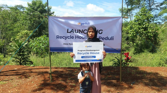 Ani Fatimah, Penyintas Bencana Pergerakan Tanah di Nyalindung, Kab. Sukabumi (Sumber : DT Peduli)