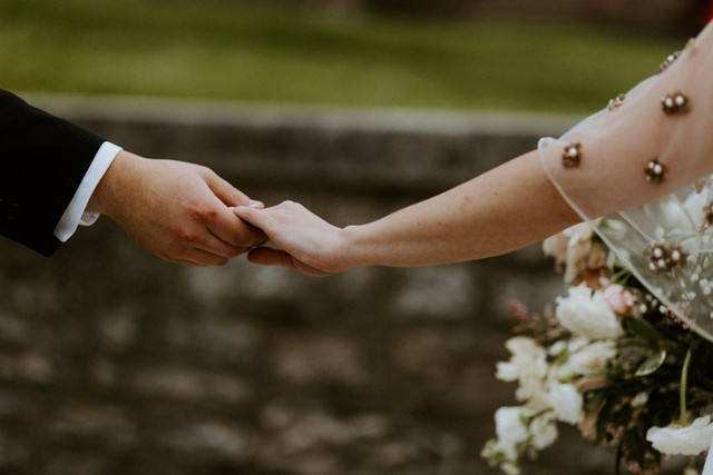 Ilustrasi kata-kata menyentuh hati buat calon istri. Foto: Pexels.com