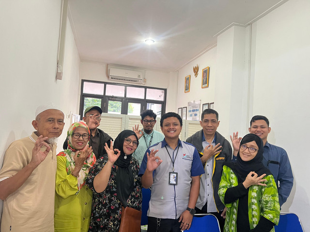 Foto : Tegar Farindra (Perwakilan OK OCE Xpress ) Berfoto bersama Peserta